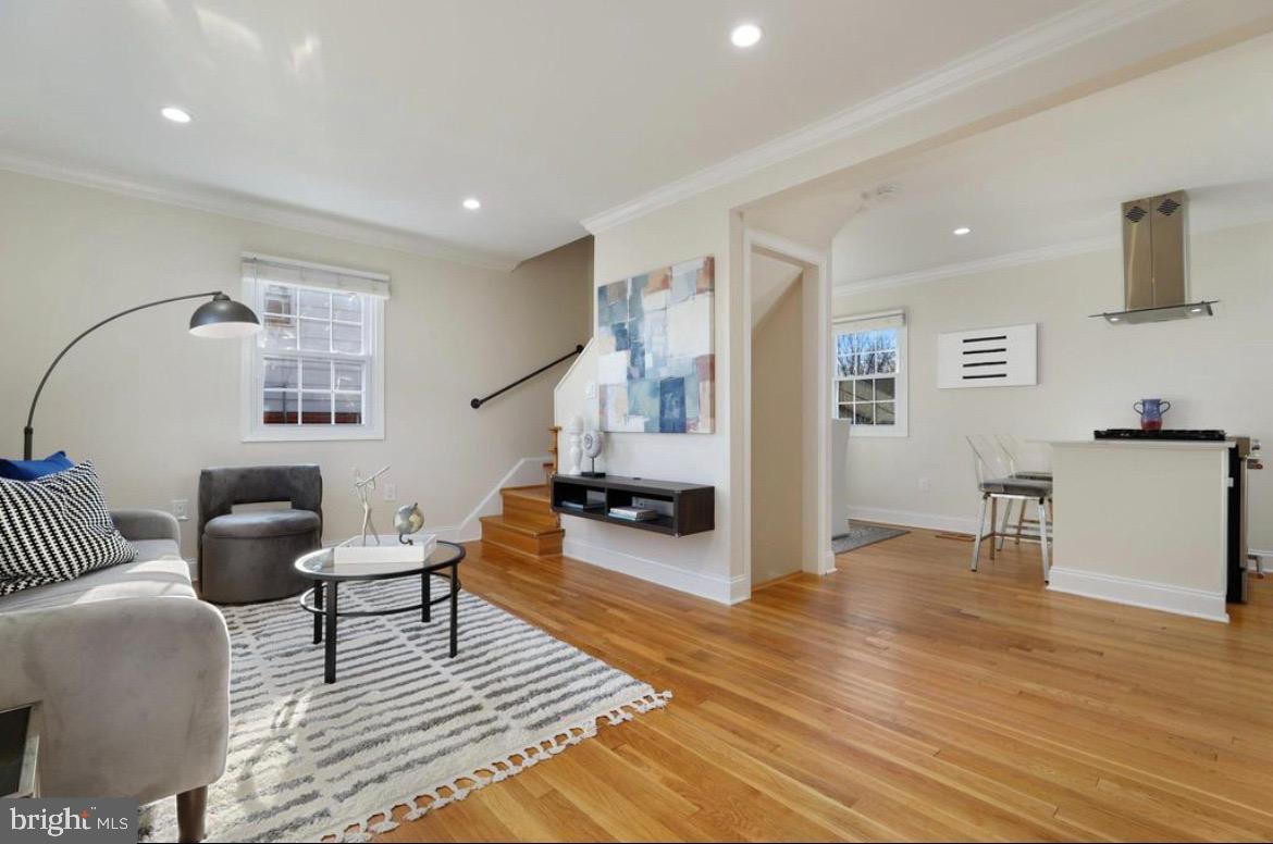 2000 S Langley St Property Photo 8