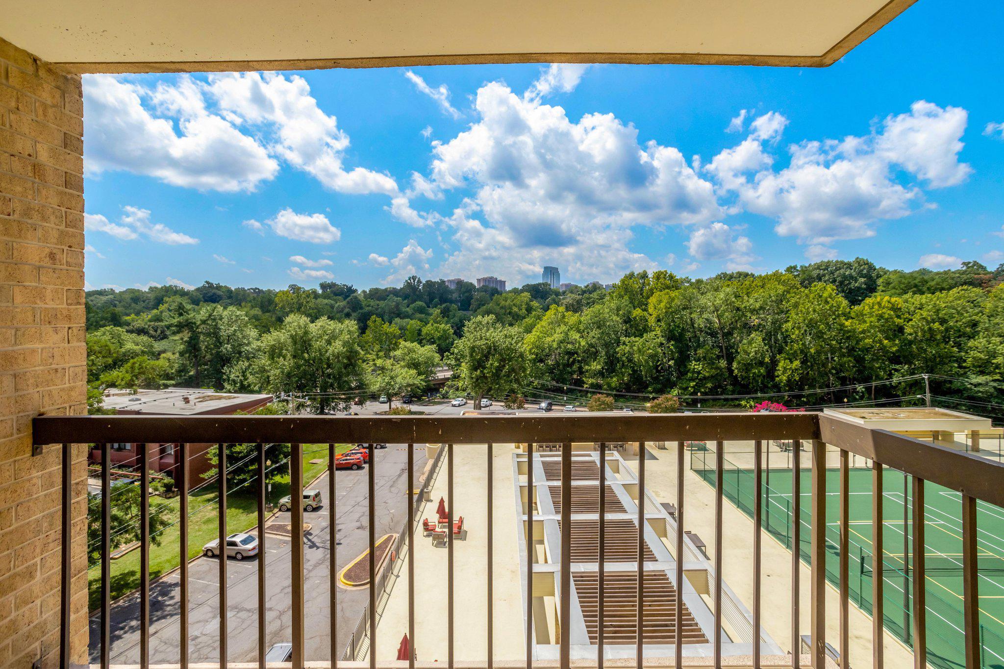 4500 S Four Mile Run Dr #424 Property Photo 1
