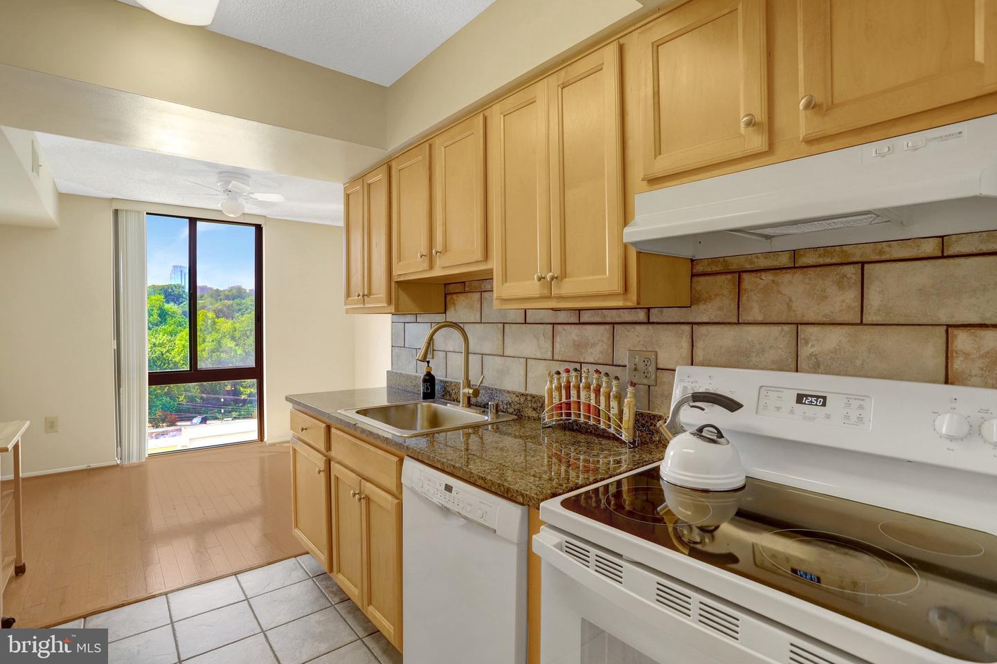 4500 S Four Mile Run Dr #424 Property Photo 10