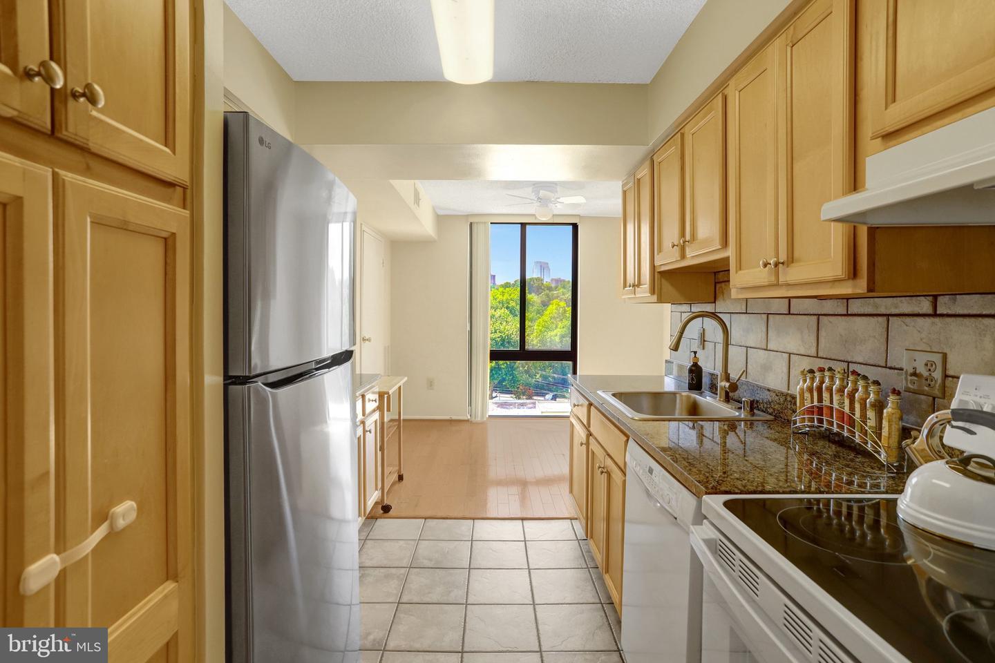 4500 S Four Mile Run Dr #424 Property Photo 11