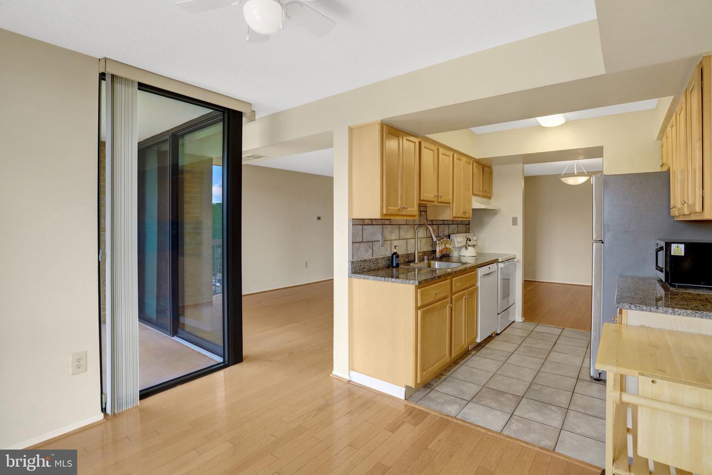 4500 S Four Mile Run Dr #424 Property Photo 15