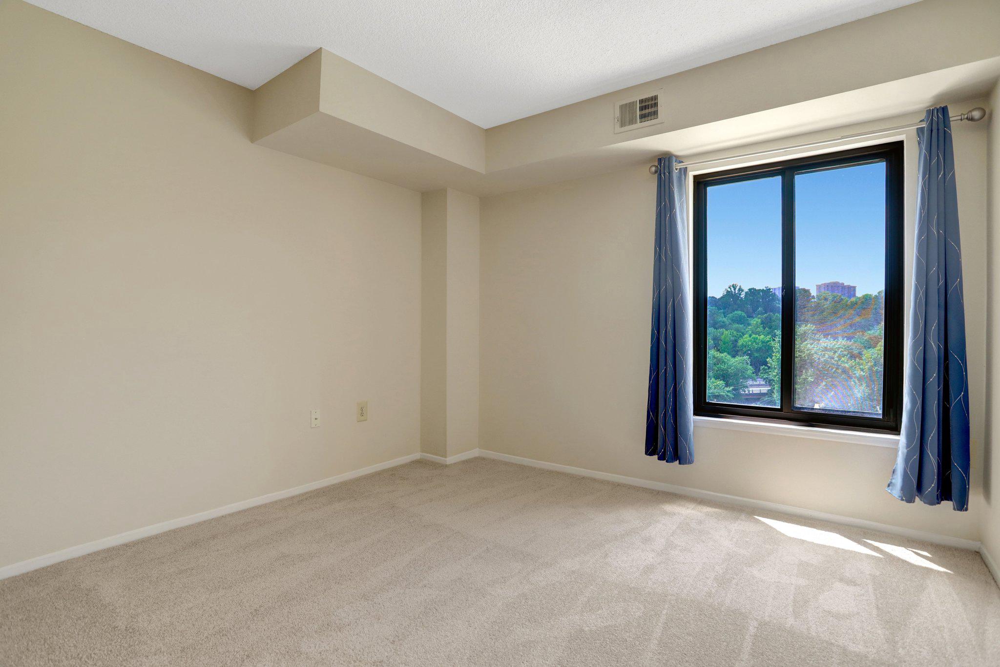 4500 S Four Mile Run Dr #424 Property Photo 23