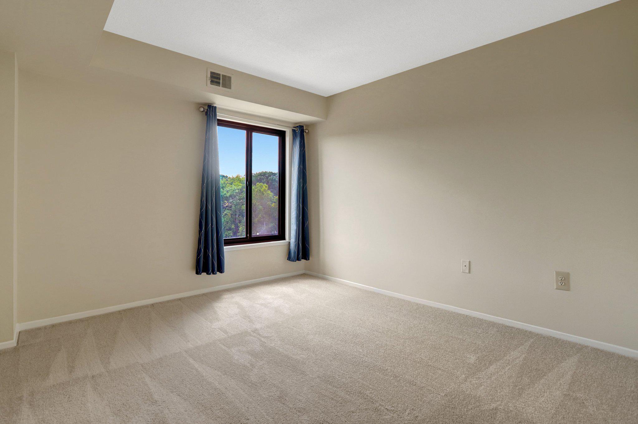 4500 S Four Mile Run Dr #424 Property Photo 24