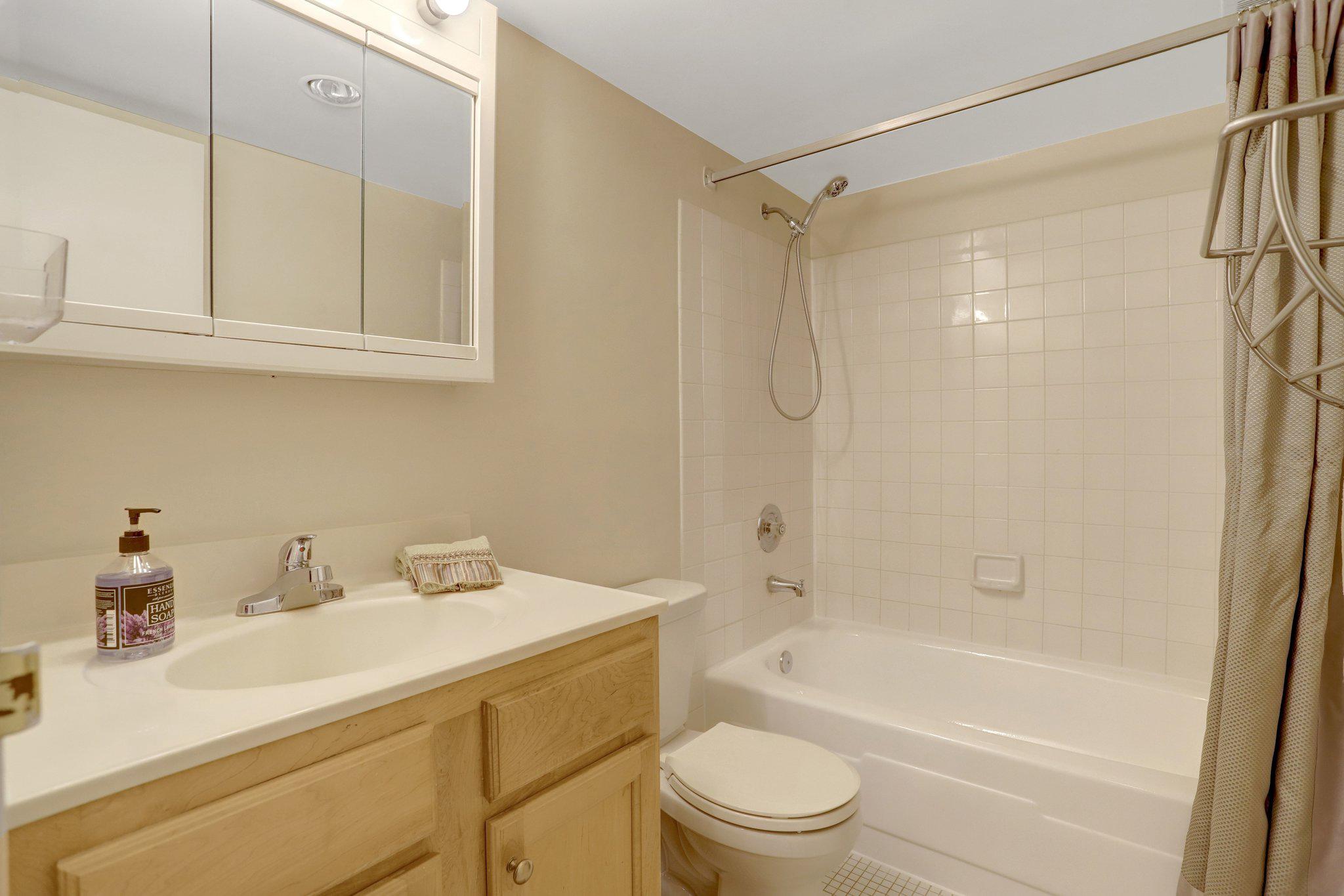 4500 S Four Mile Run Dr #424 Property Photo 28