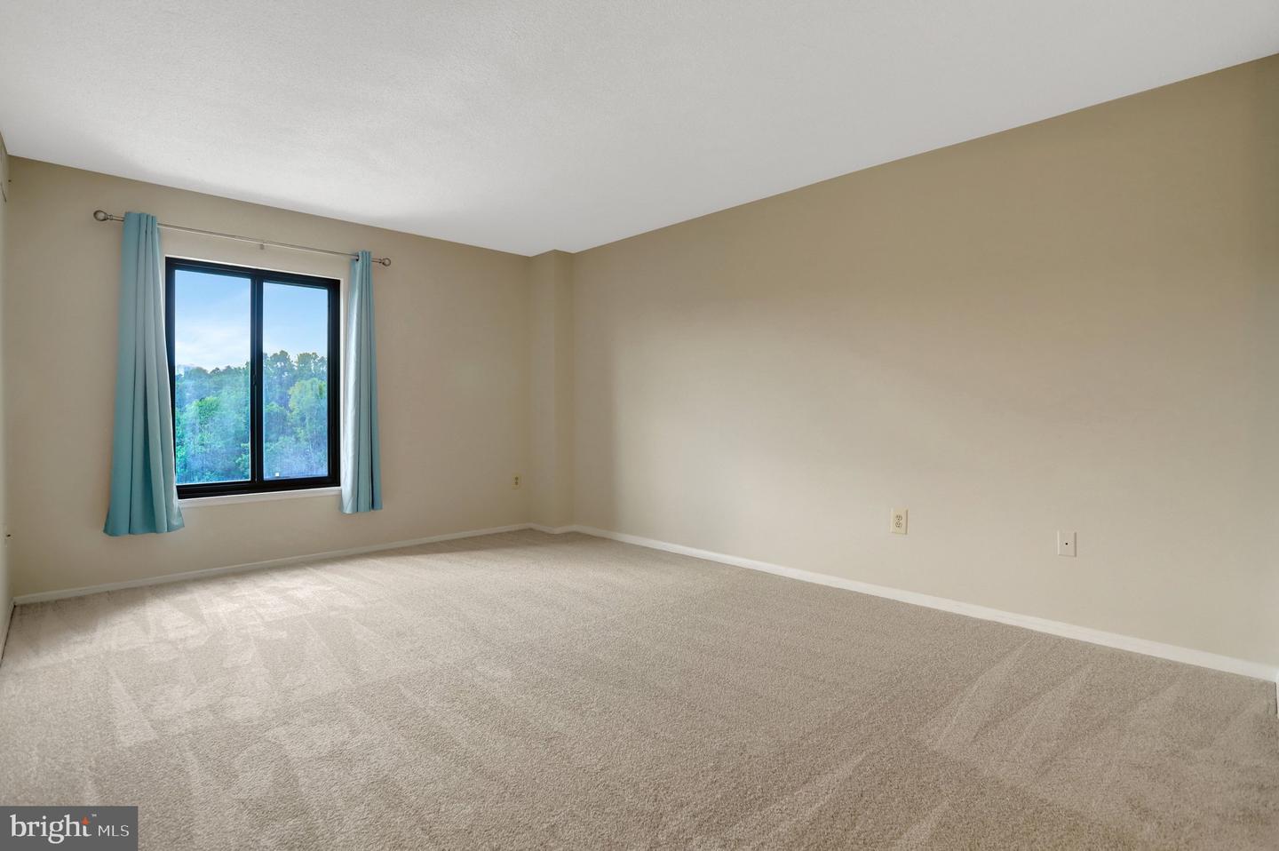 4500 S Four Mile Run Dr #424 Property Photo 30