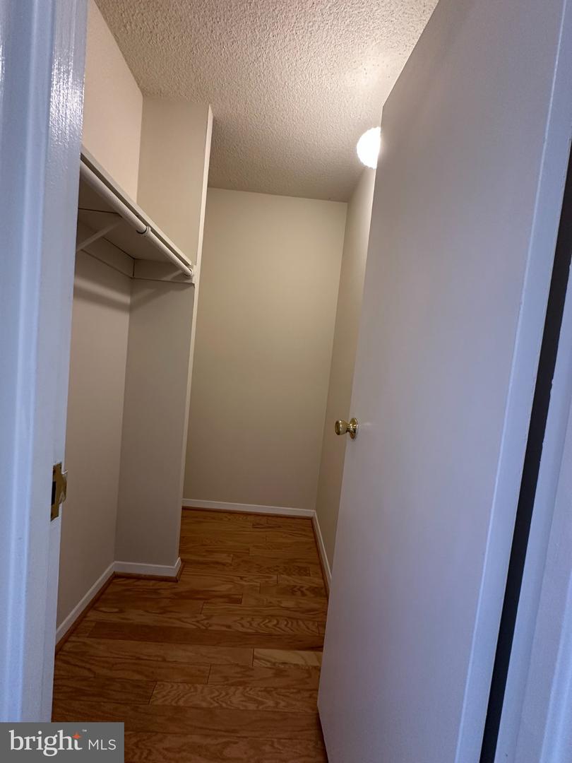 4500 S Four Mile Run Dr #424 Property Photo 40