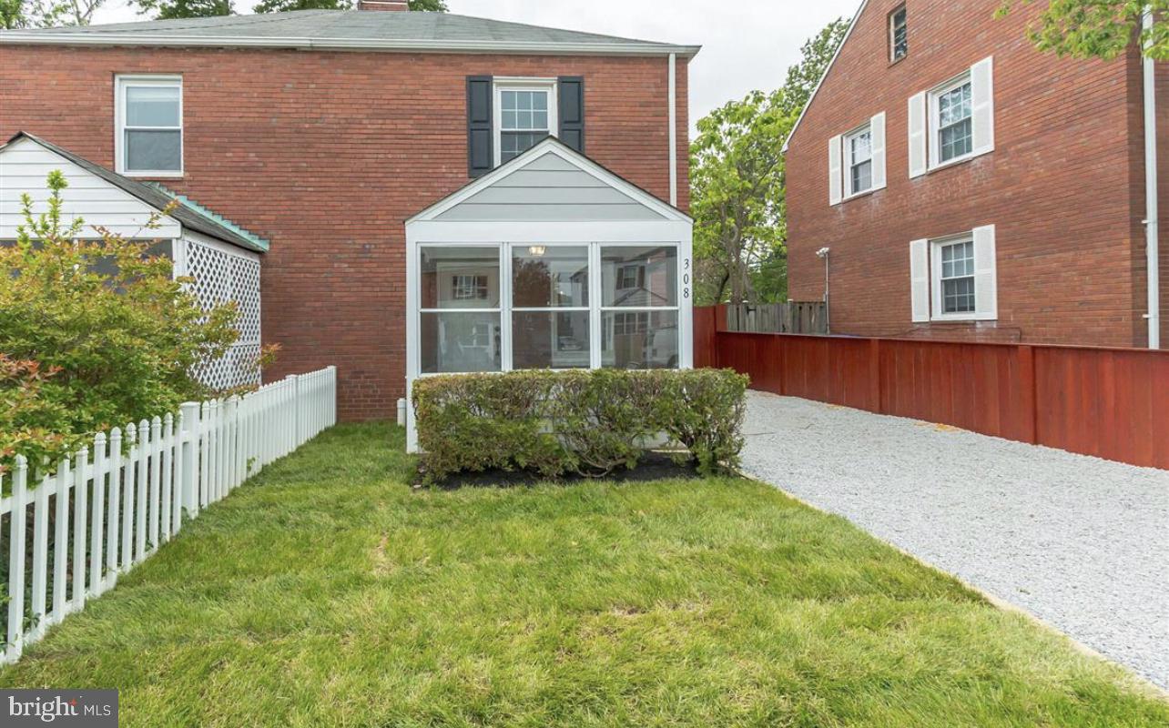 308 S Veitch St Property Photo 2