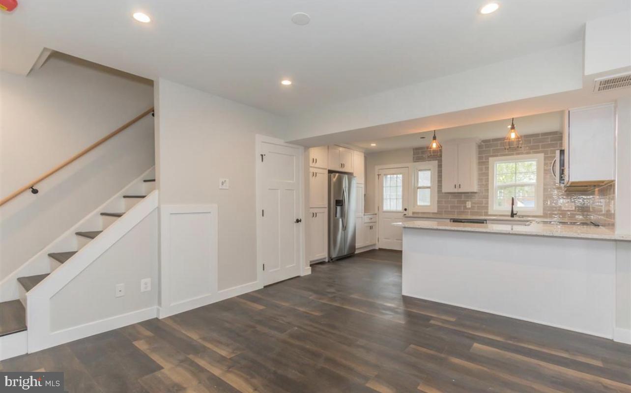308 S Veitch St Property Photo 8