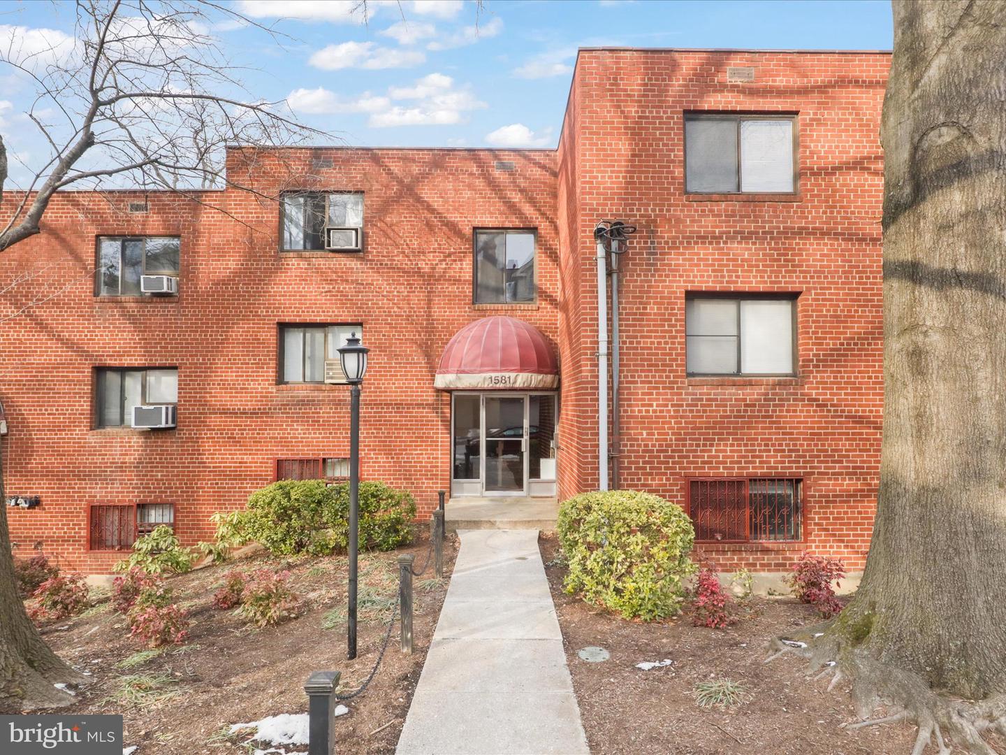 1581 N Colonial Ter #201-x Property Photo 1