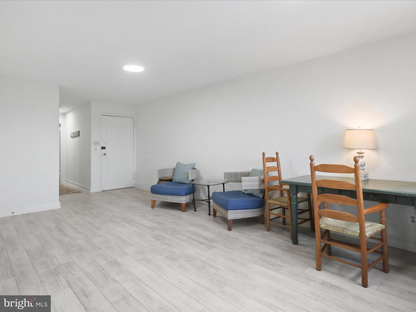 1581 N Colonial Ter #201-x Property Photo 10