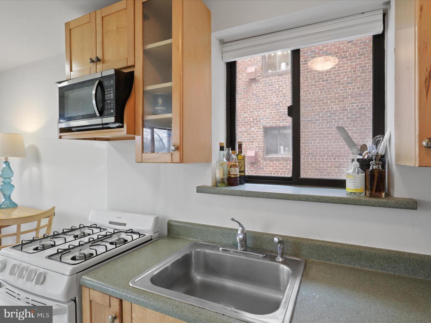 1581 N Colonial Ter #201-x Property Photo 17