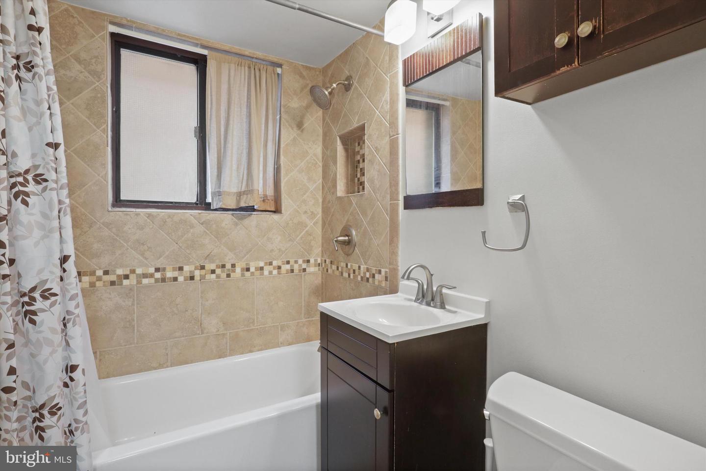 1581 N Colonial Ter #201-x Property Photo 20