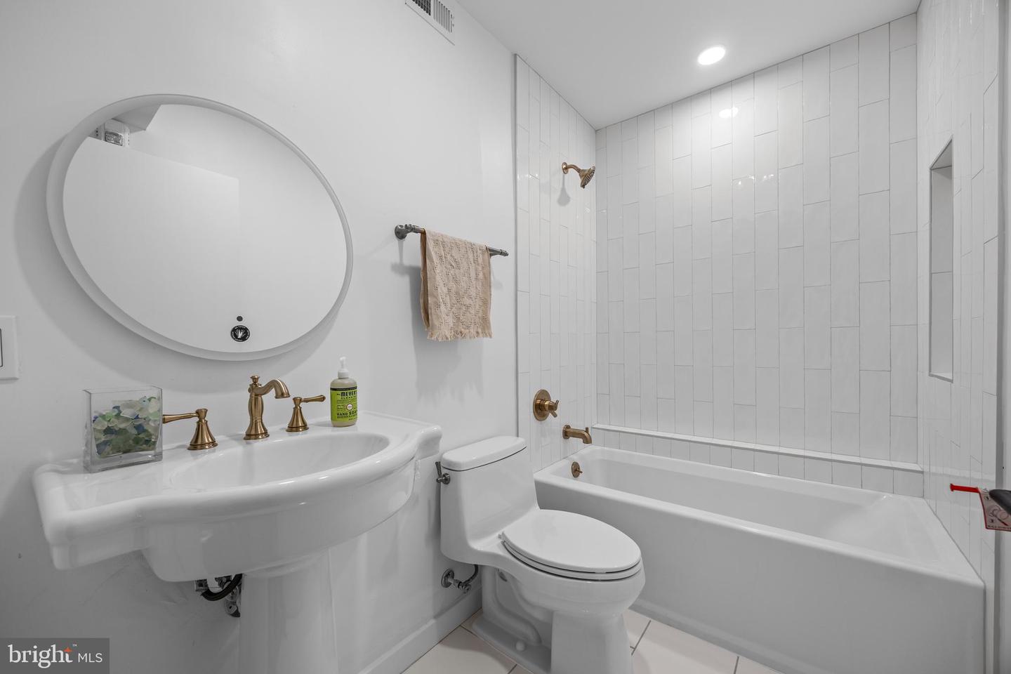 1201 N Quinn St #101 Property Photo 36