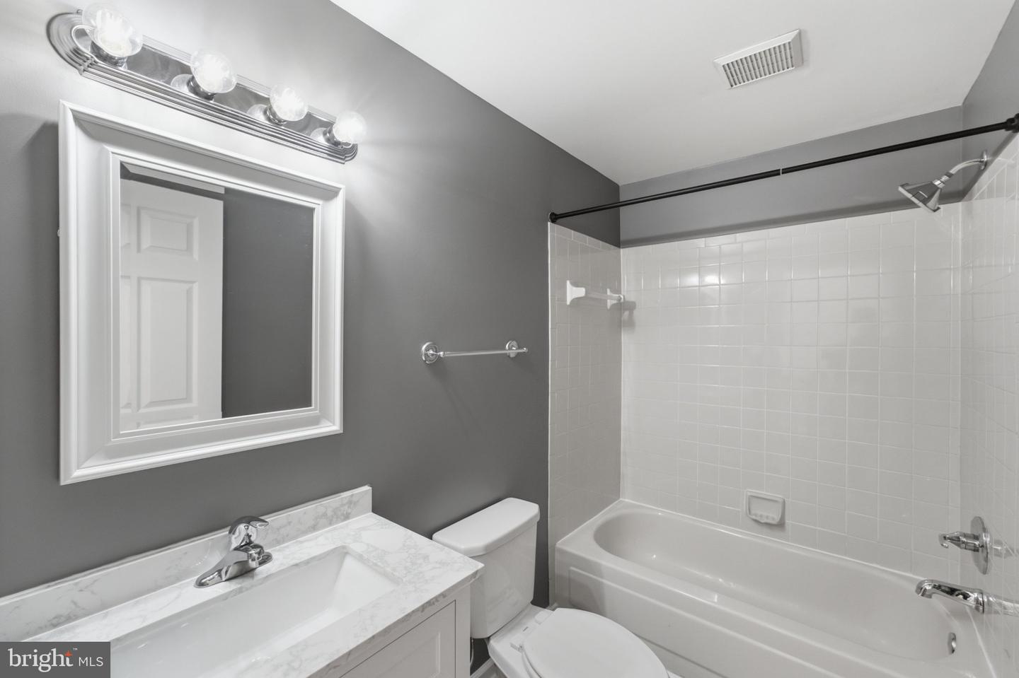 5028 9th St S Property Photo 12
