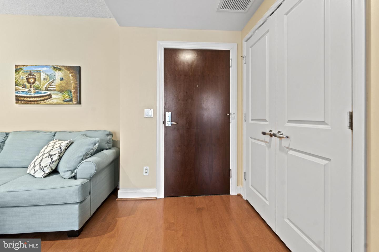 1020 Highland St N #413 Property Photo 4
