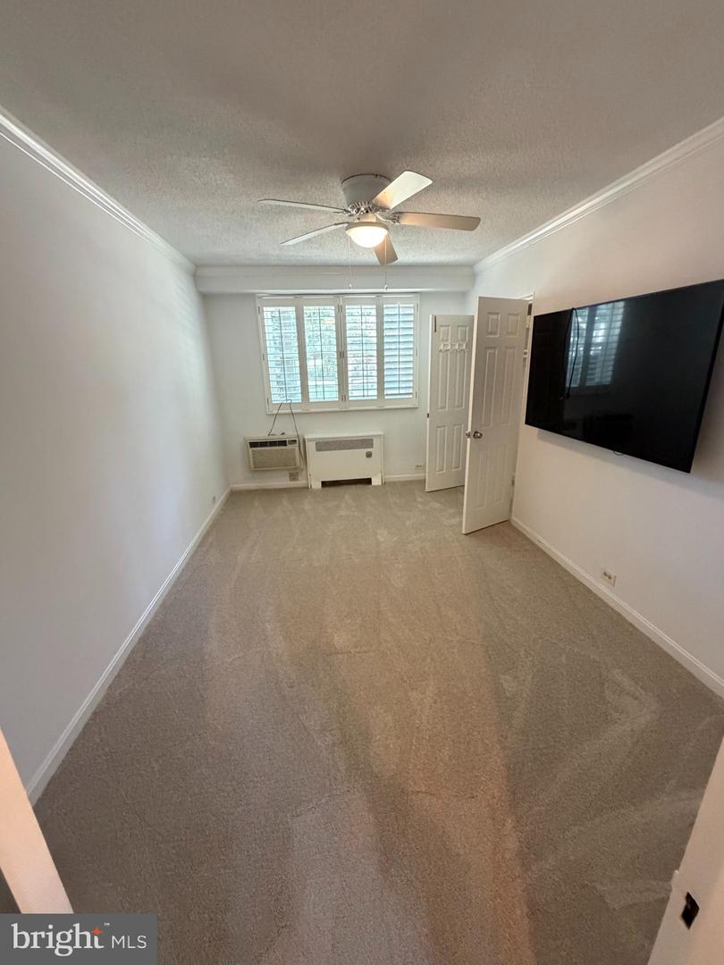 4326 N Pershing Dr #43261 Property Photo 8
