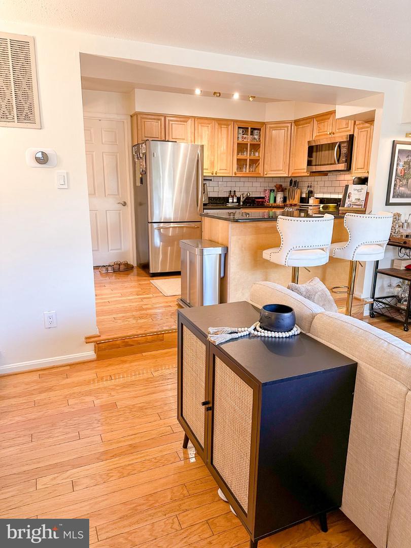 140 N Bedford St #a Property Photo 6
