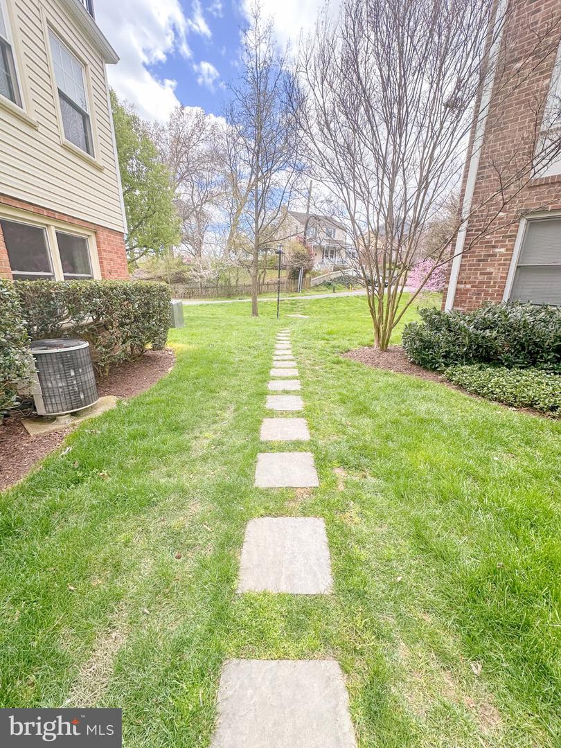 140 N Bedford St #a Property Photo 16