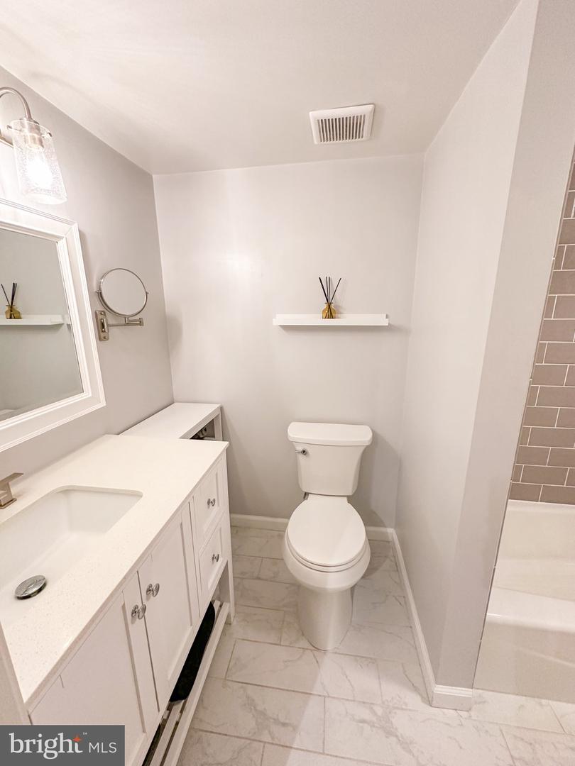 140 N Bedford St #a Property Photo 25