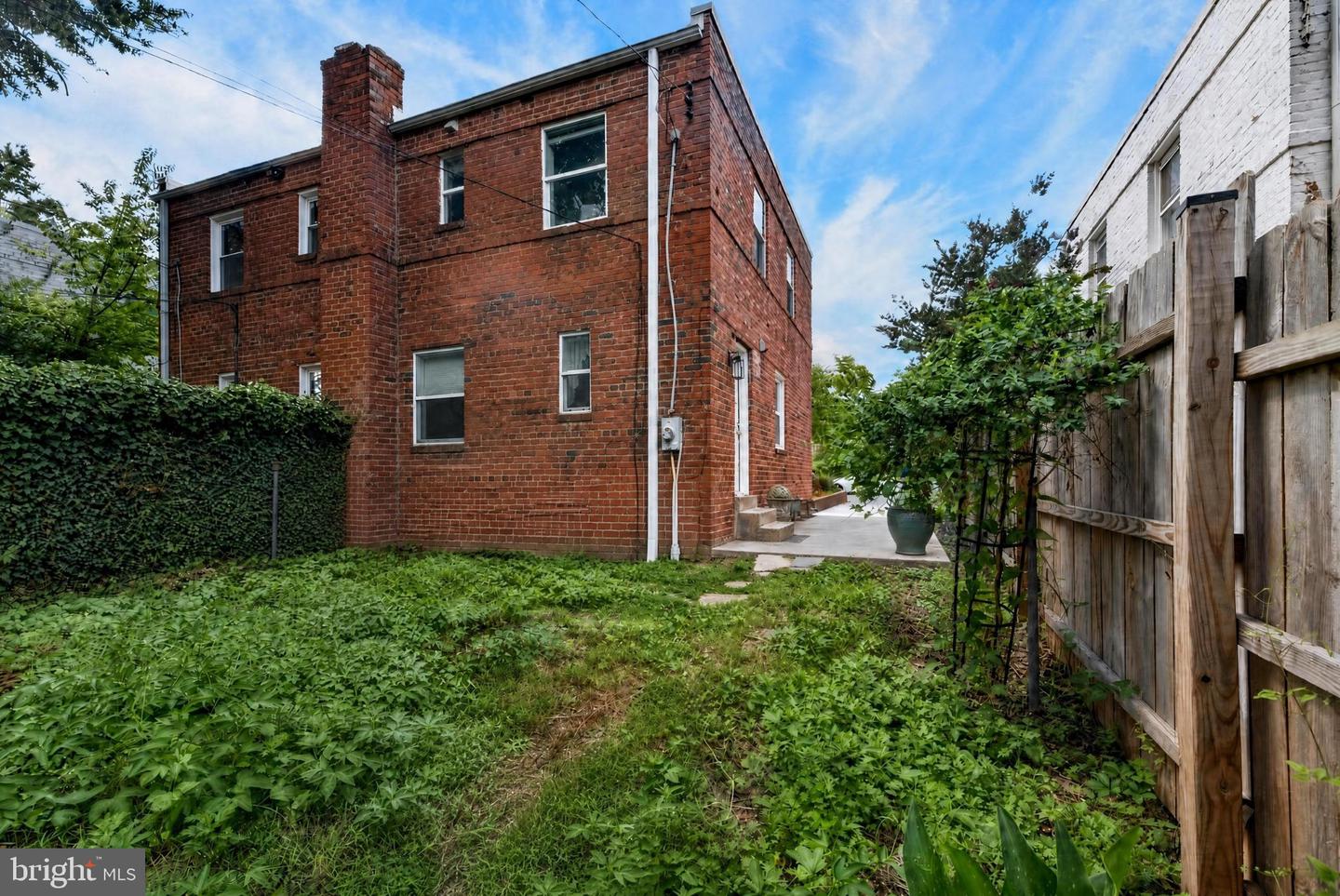 851 S Ivy St Property Photo 31