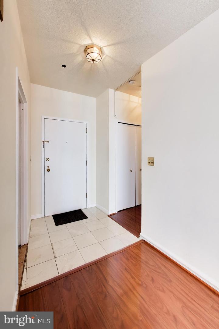 1805 Crystal Dr #1102s Property Photo 5