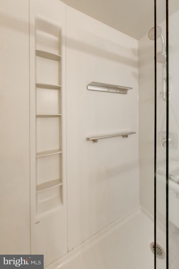 1805 Crystal Dr #1102s Property Photo 17