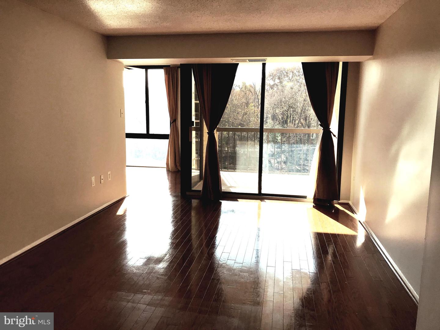 4500 S Four Mile Run Dr #317 Property Photo 8