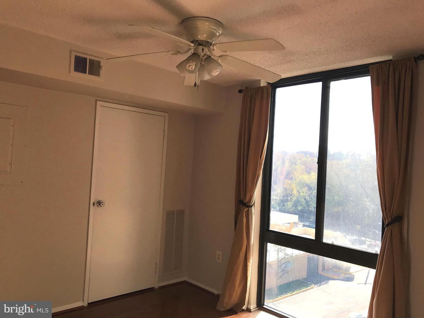 4500 S Four Mile Run Dr #317 Property Photo 17