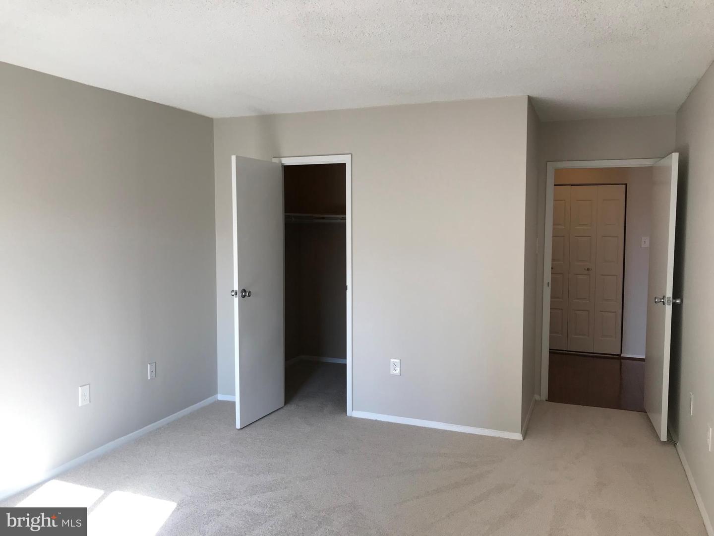 4500 S Four Mile Run Dr #317 Property Photo 19