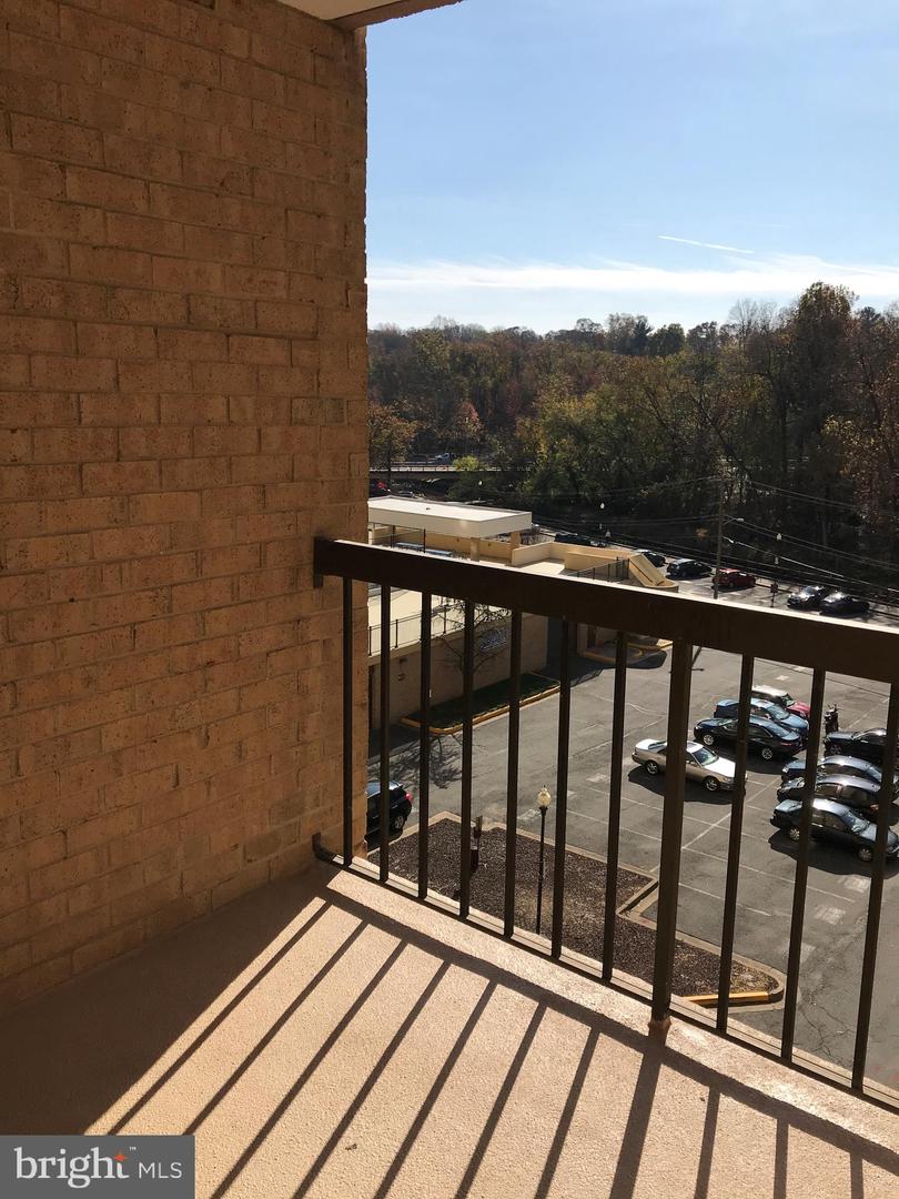4500 S Four Mile Run Dr #317 Property Photo 29