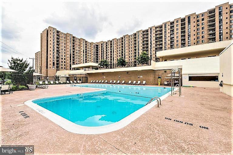 4500 S Four Mile Run Dr #317 Property Photo 33