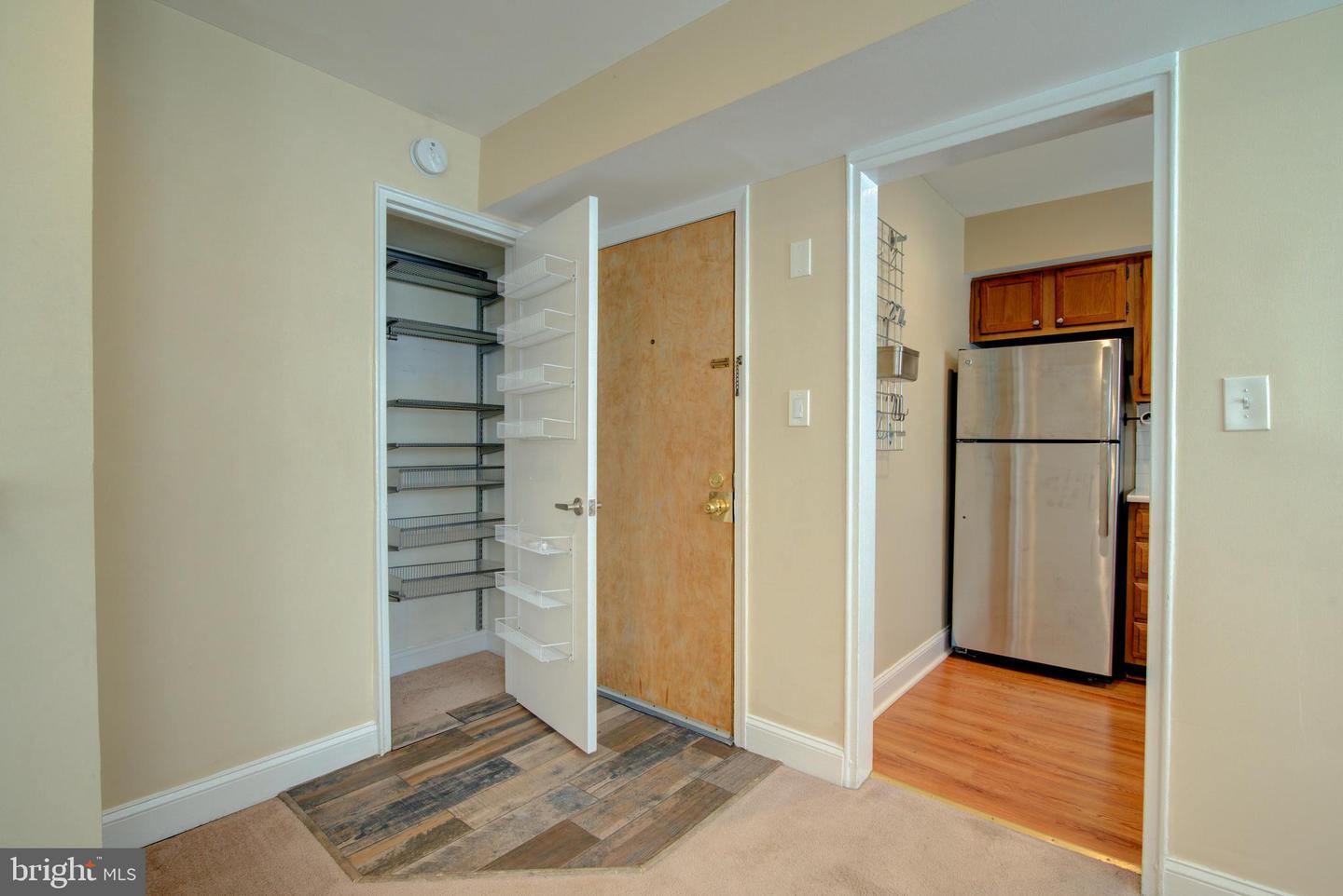 2100 N Scott St #103 Property Photo 5