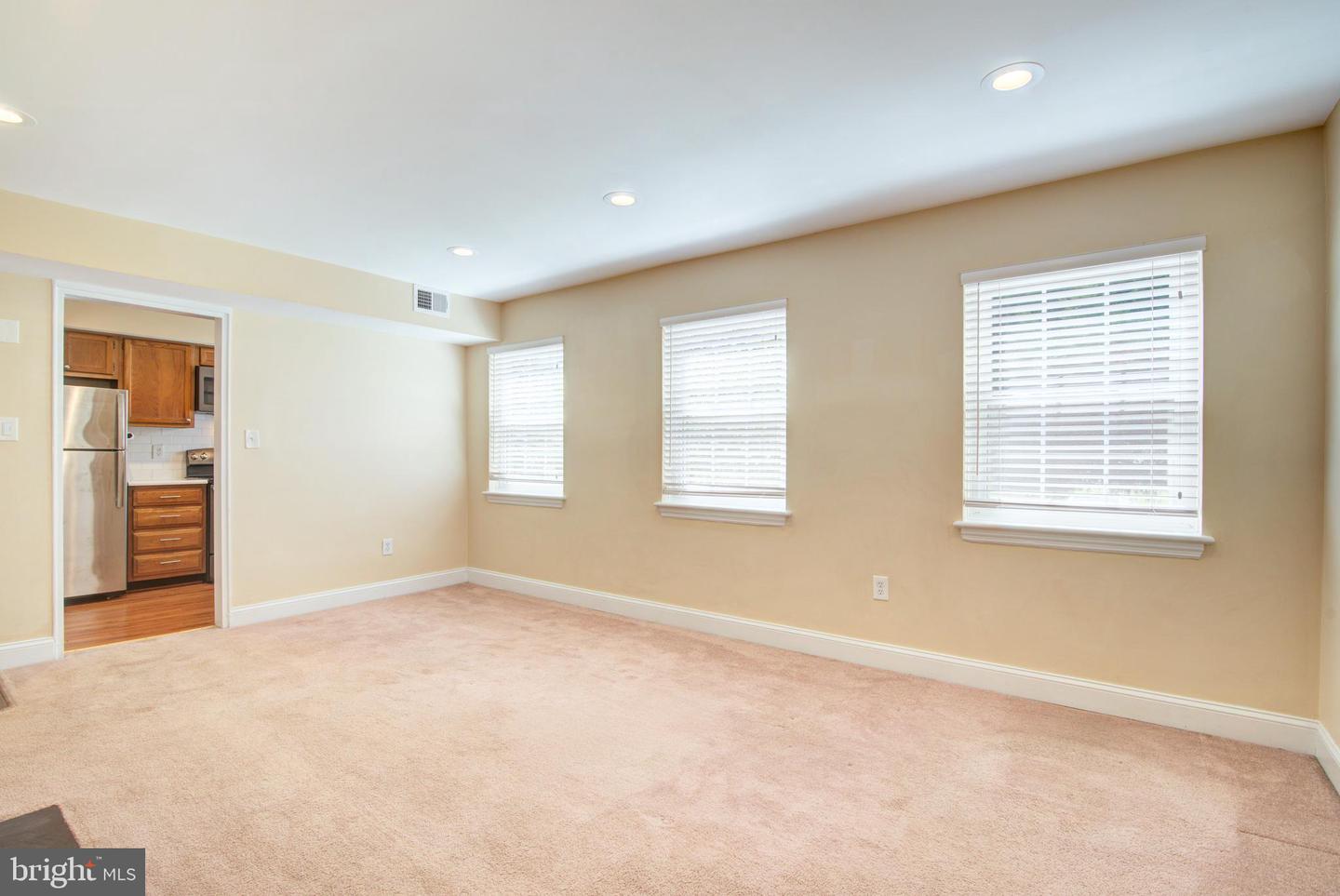 2100 N Scott St #103 Property Photo 6