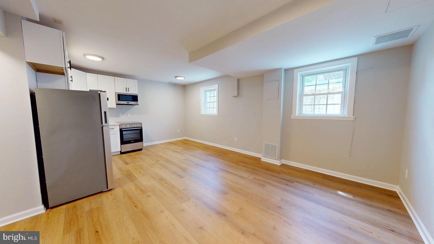 706 N Cleveland St Property Photo 2