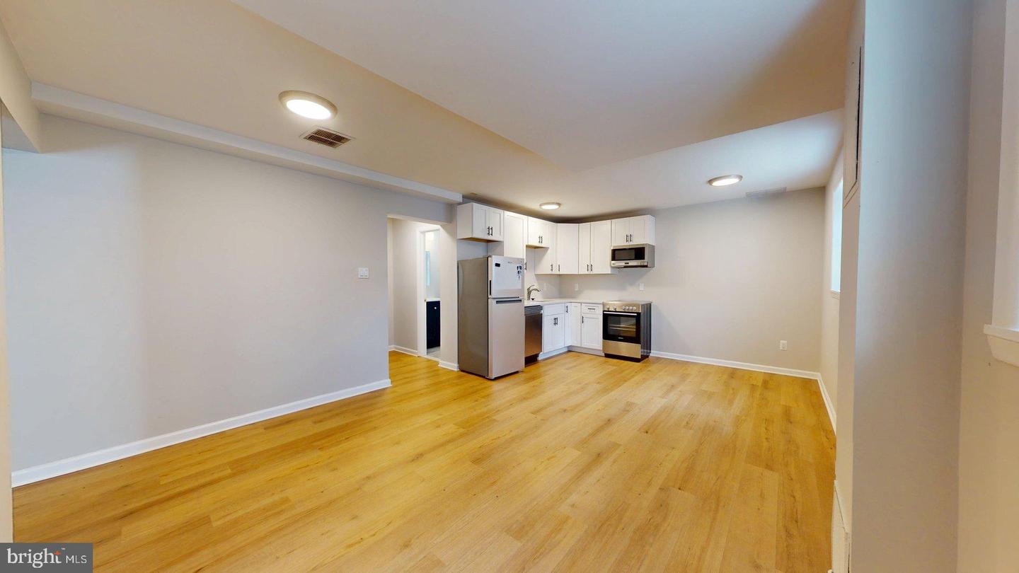 706 N Cleveland St Property Photo 3