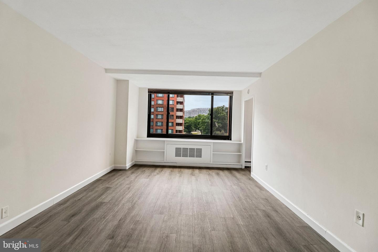 1021 Arlington Blvd #834 Property Photo 5