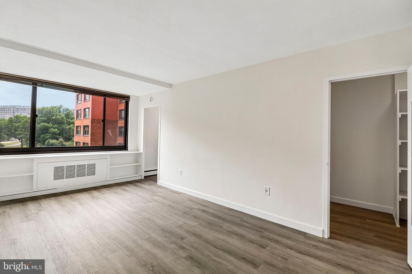 1021 Arlington Blvd #834 Property Photo 6