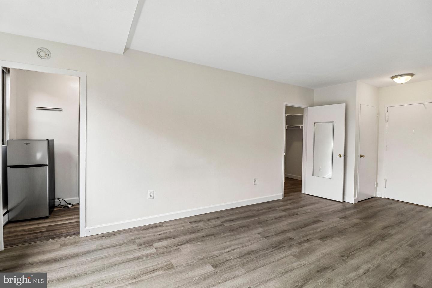 1021 Arlington Blvd #834 Property Photo 8