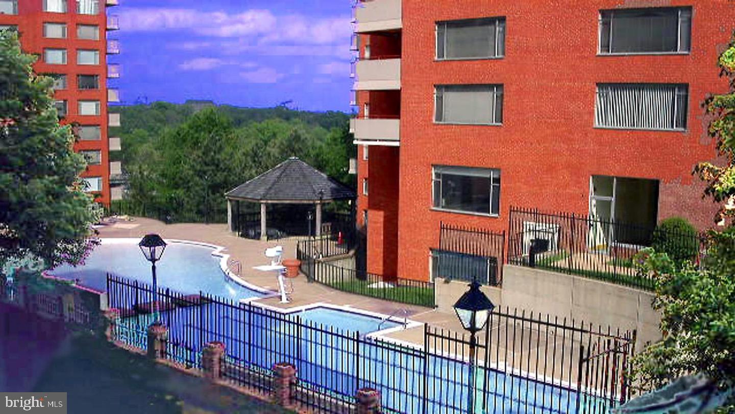 1021 Arlington Blvd #834 Property Photo 22