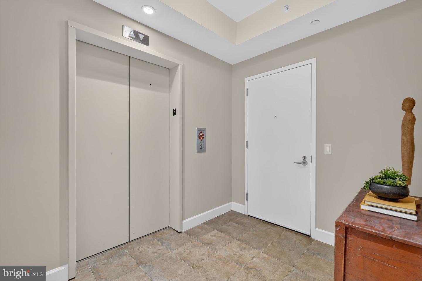 1881 N Nash St #902 Property Photo 3
