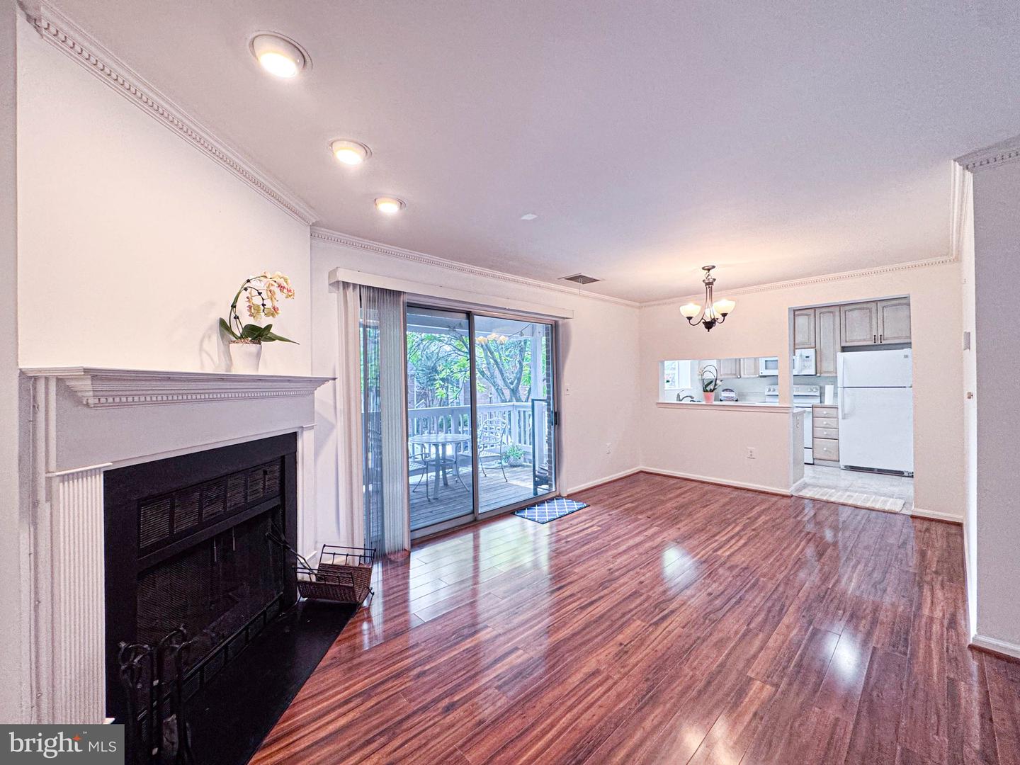 2604 E SOUTH ARLINGTON MILL DR #E Property Photo 1