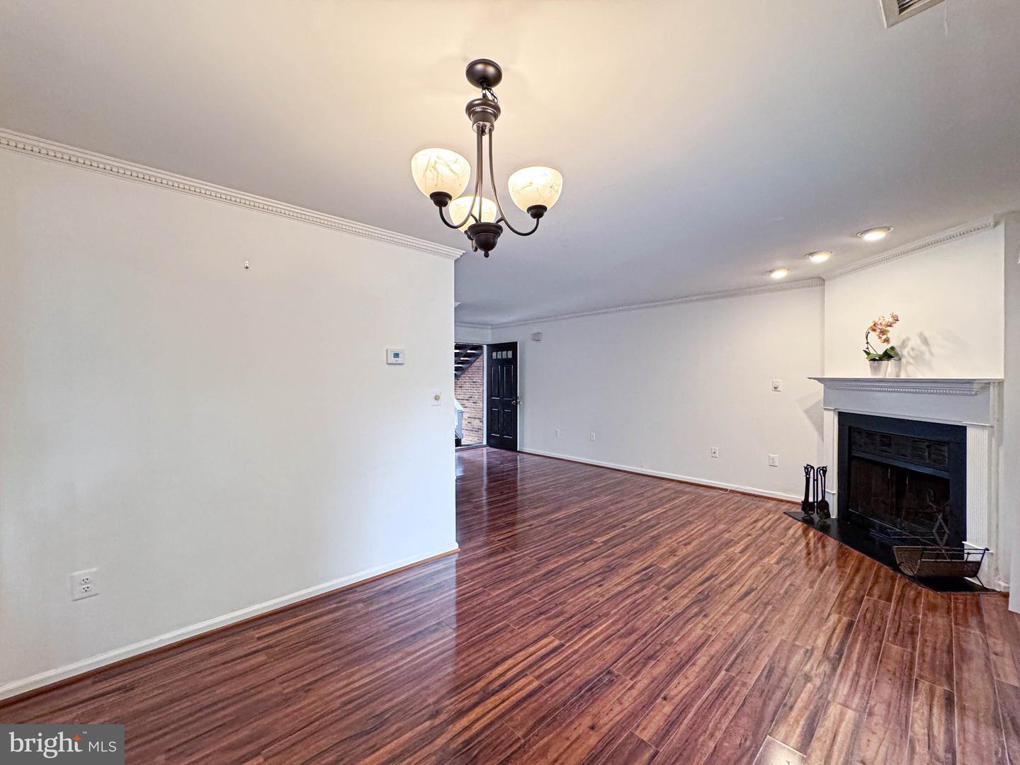 2604 E South Arlington Mill Dr #e Property Photo 3