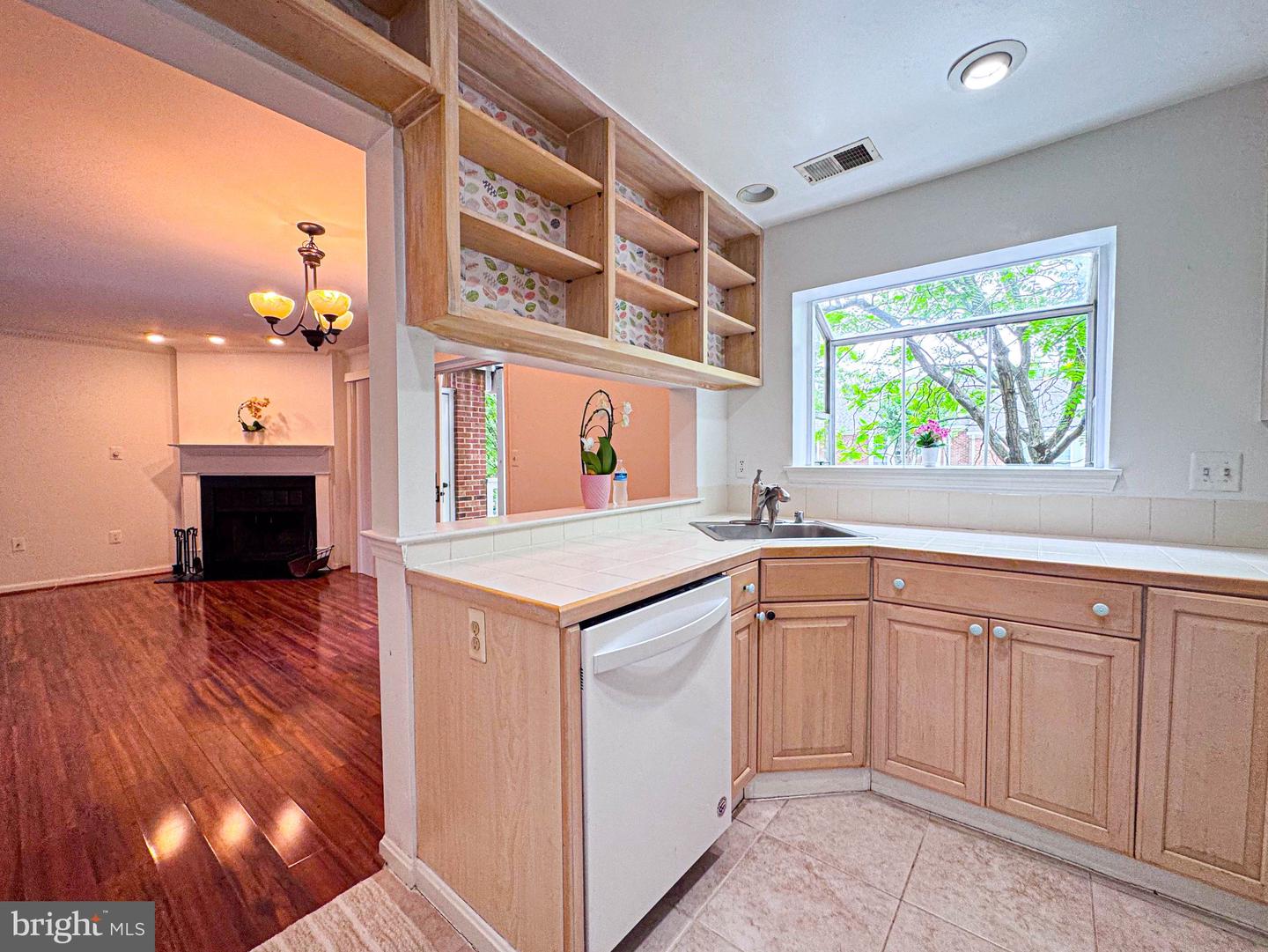 2604 E South Arlington Mill Dr #e Property Photo 8