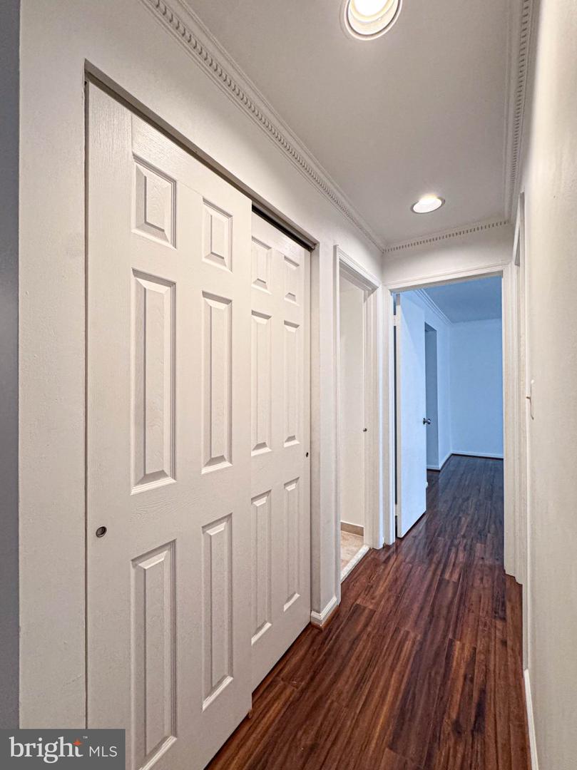 2604 E South Arlington Mill Dr #e Property Photo 18