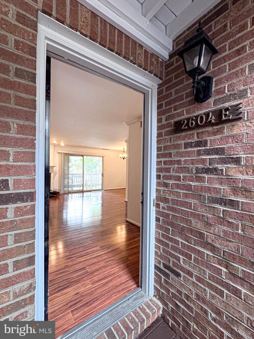 2604 E South Arlington Mill Dr #e Property Photo 34