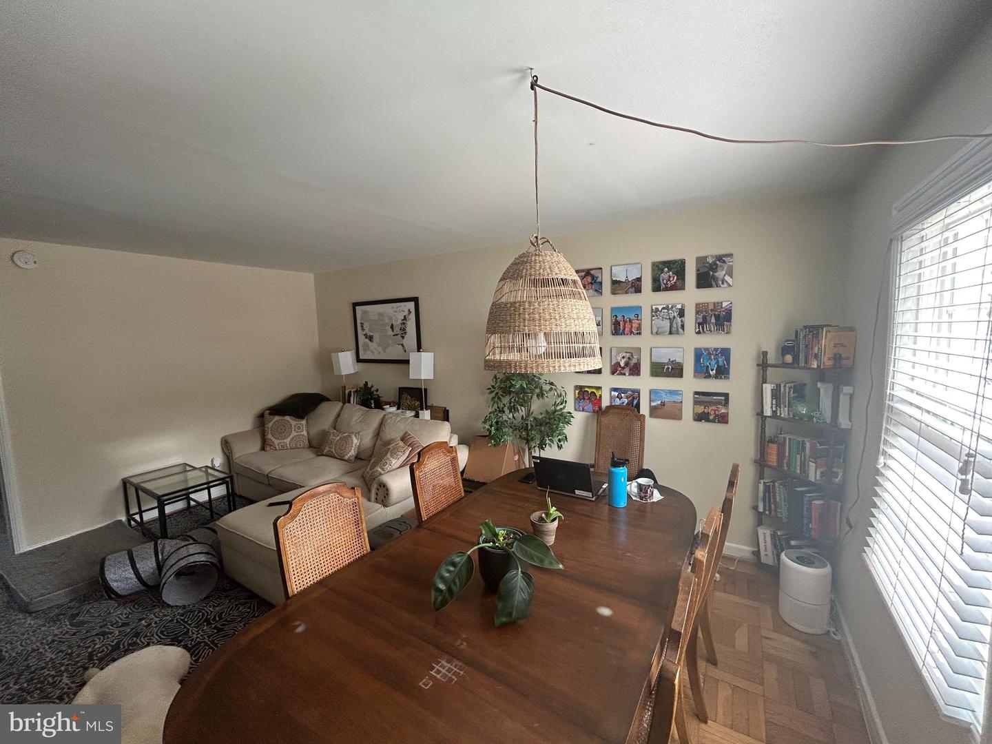 726 N Oakland St Property Photo 2
