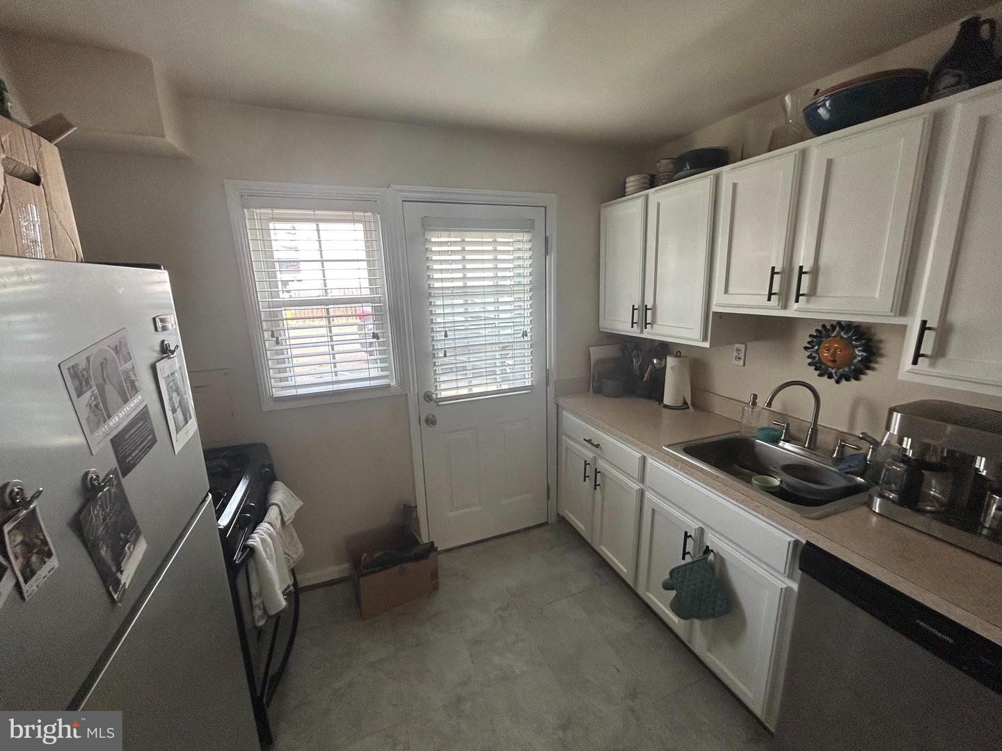 726 N Oakland St Property Photo 5
