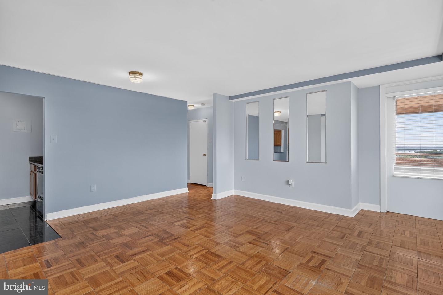 1011 Arlington Blvd #942 Property Photo 6