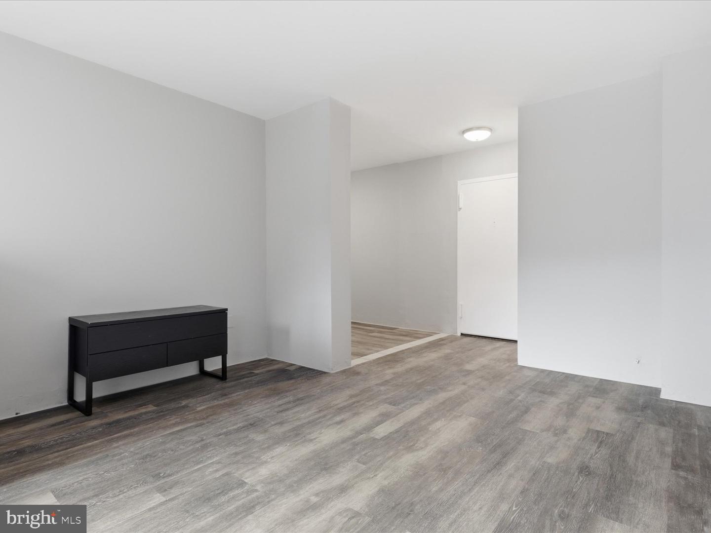 1021 Arlington Blvd #614 Property Photo 4