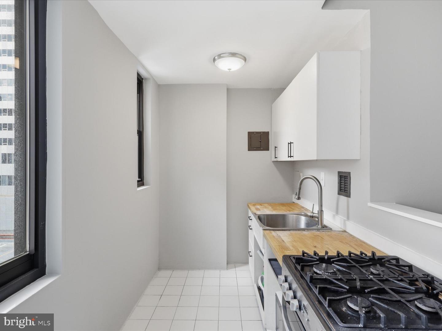 1021 Arlington Blvd #614 Property Photo 6